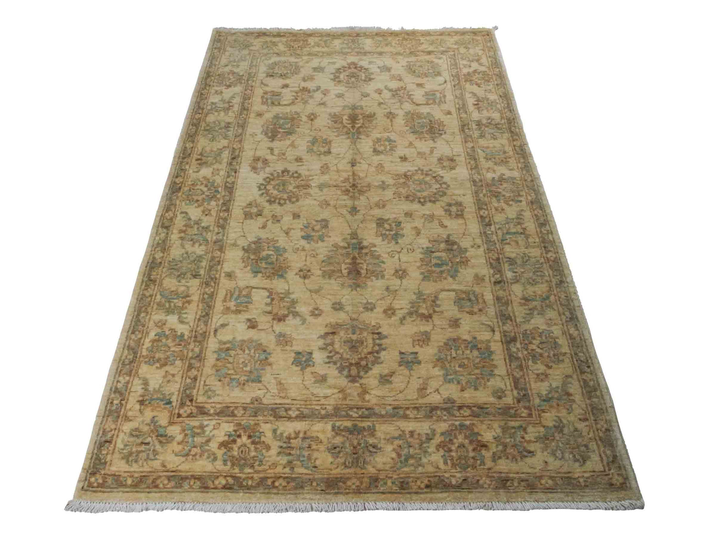 Handgeknüpfter Ziegler Farahan Orientteppich von Khademi aus Wolle, beige, gold. Klassisches Allover-Design. Traditionell von Hand geknüpft in Afghanistan. Größe: 206 cm x 122 cm. Teppichnummer: RB3-1034. Verkauf durch Jupiter Intl.