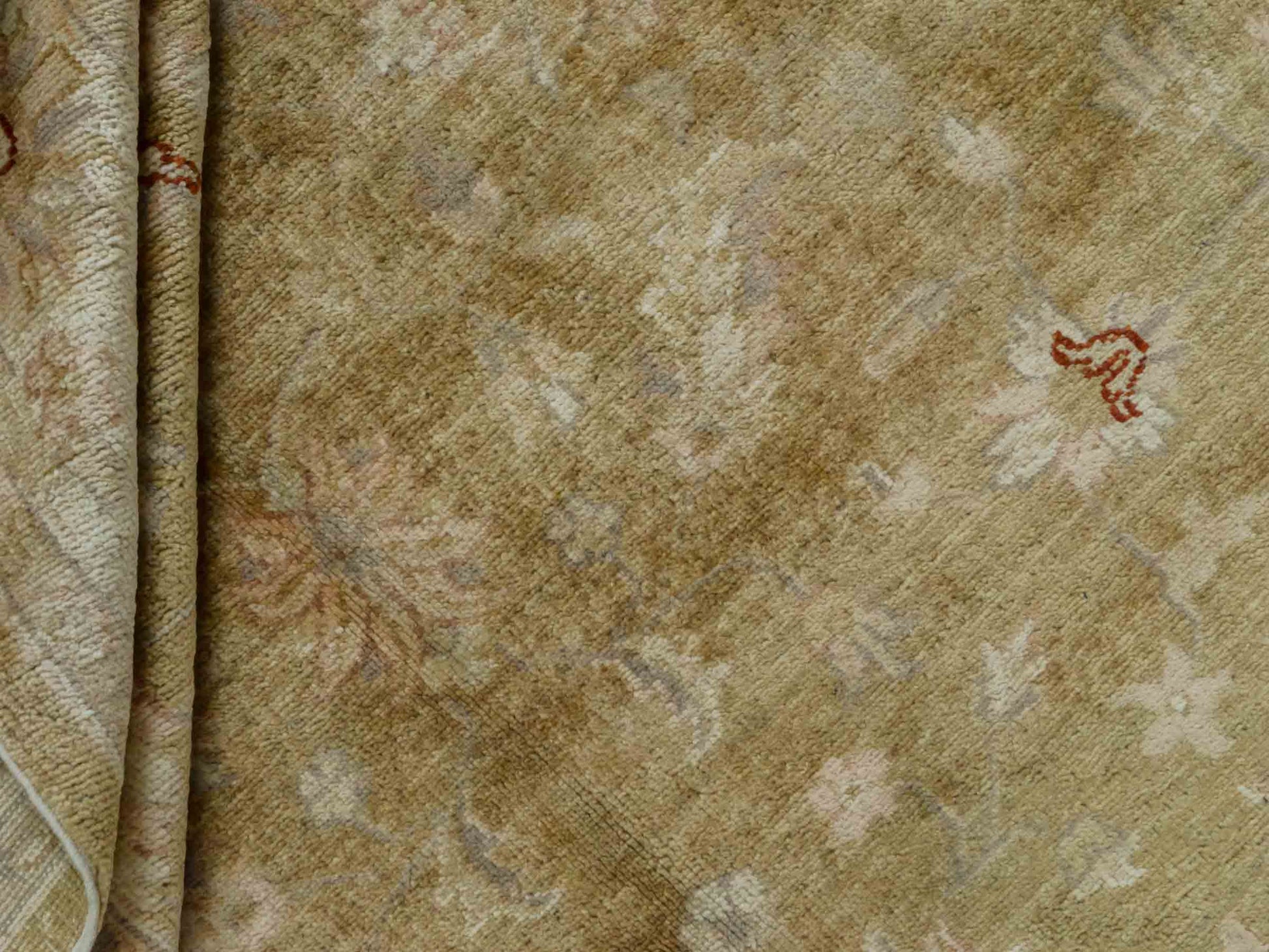 Handgeknüpfter Ziegler Farahan Orientteppich von Khademi aus Wolle, golden. Klassisches Allover-Design. Von Hand geknüpft in Afghanistan. Größe: 206 cm x 152 cm. Teppichnummer: RB3-1004. Verkauf durch Jupiter Intl.