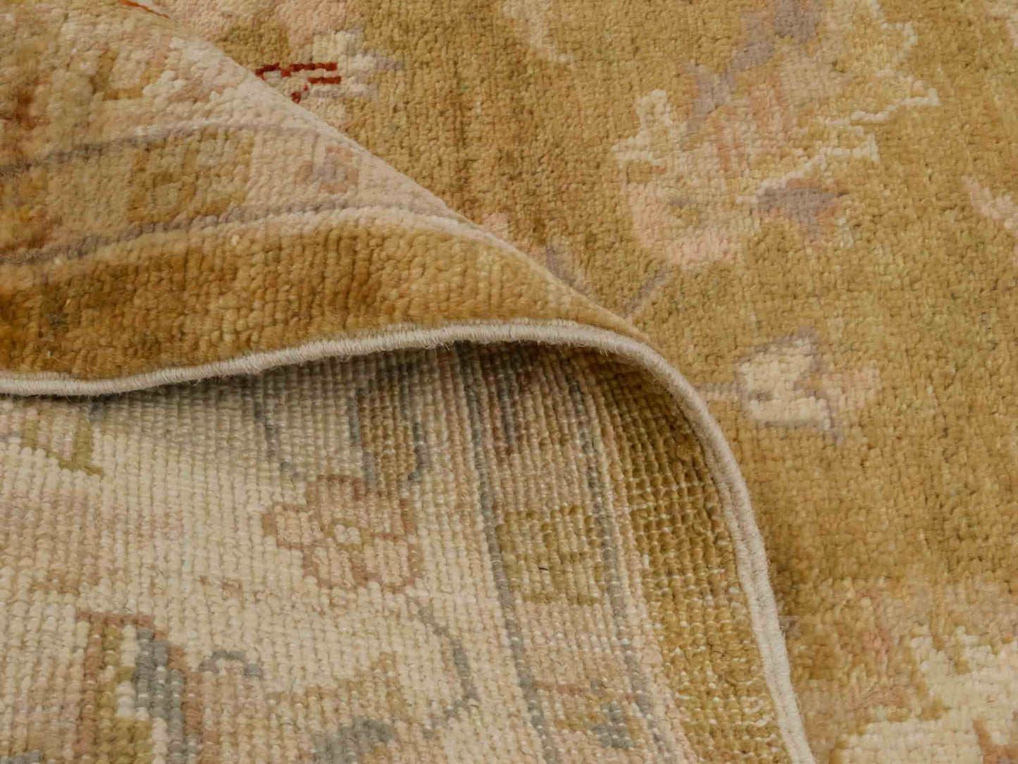 Handgeknüpfter Ziegler Farahan Orientteppich von Khademi aus Wolle, golden. Klassisches Allover-Design. Von Hand geknüpft in Afghanistan. Größe: 206 cm x 152 cm. Teppichnummer: RB3-1004. Verkauf durch Jupiter Intl.