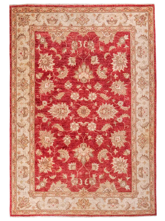 Handgeknüpfter Ziegler Farahan Orientteppich von Khademi aus Wolle, rot, gold, beige. Klassisches Allover-Design. Traditionell von Hand geknüpft in Afghanistan. Größe: 208 cm x 153 cm. Teppichnummer: SB3-1116. Verkauf durch Jupiter Intl.