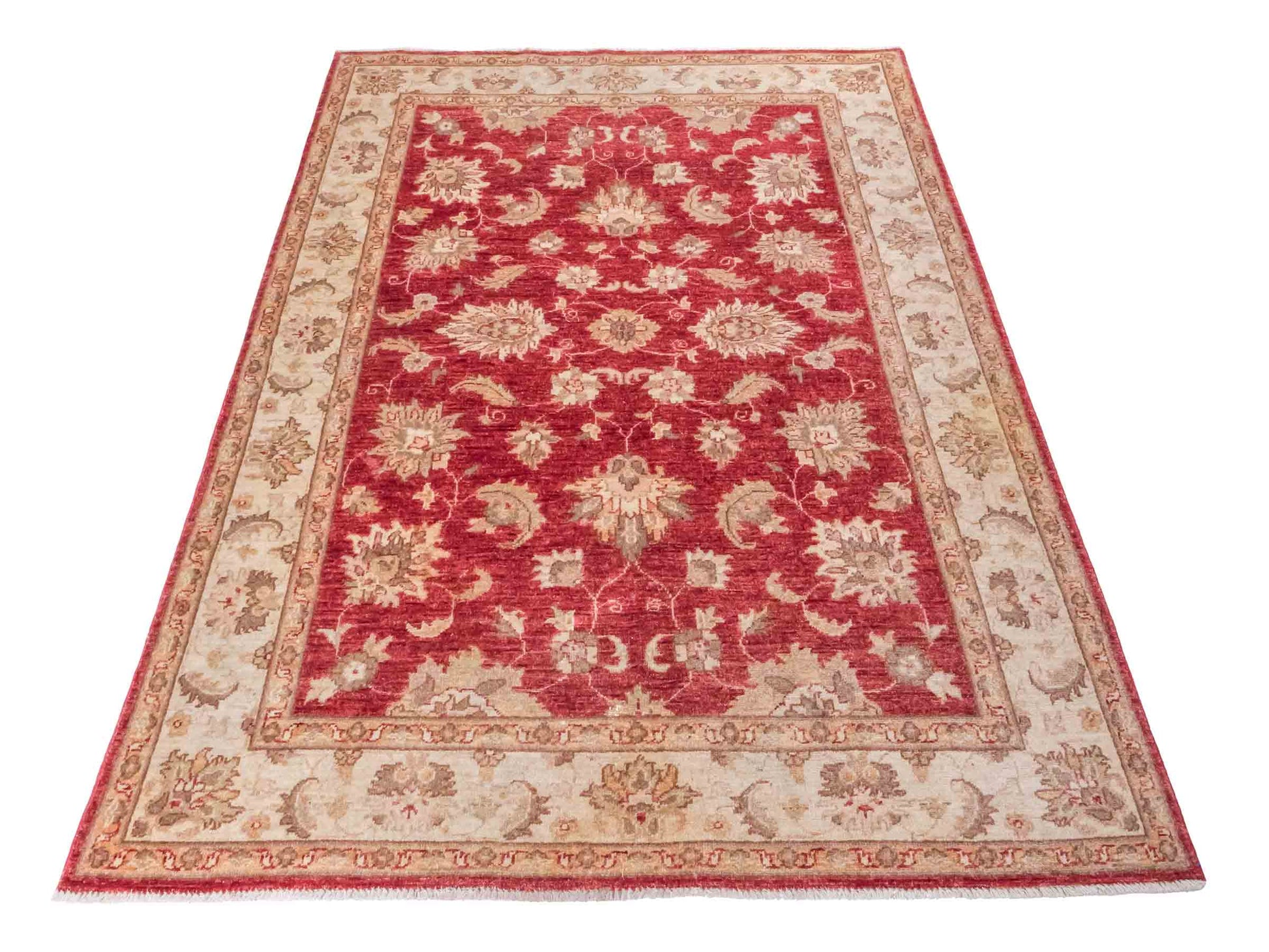 Handgeknüpfter Ziegler Farahan Orientteppich von Khademi aus Wolle, rot, gold, beige. Klassisches Allover-Design. Traditionell von Hand geknüpft in Afghanistan. Größe: 208 cm x 153 cm. Teppichnummer: SB3-1116. Verkauf durch Jupiter Intl.