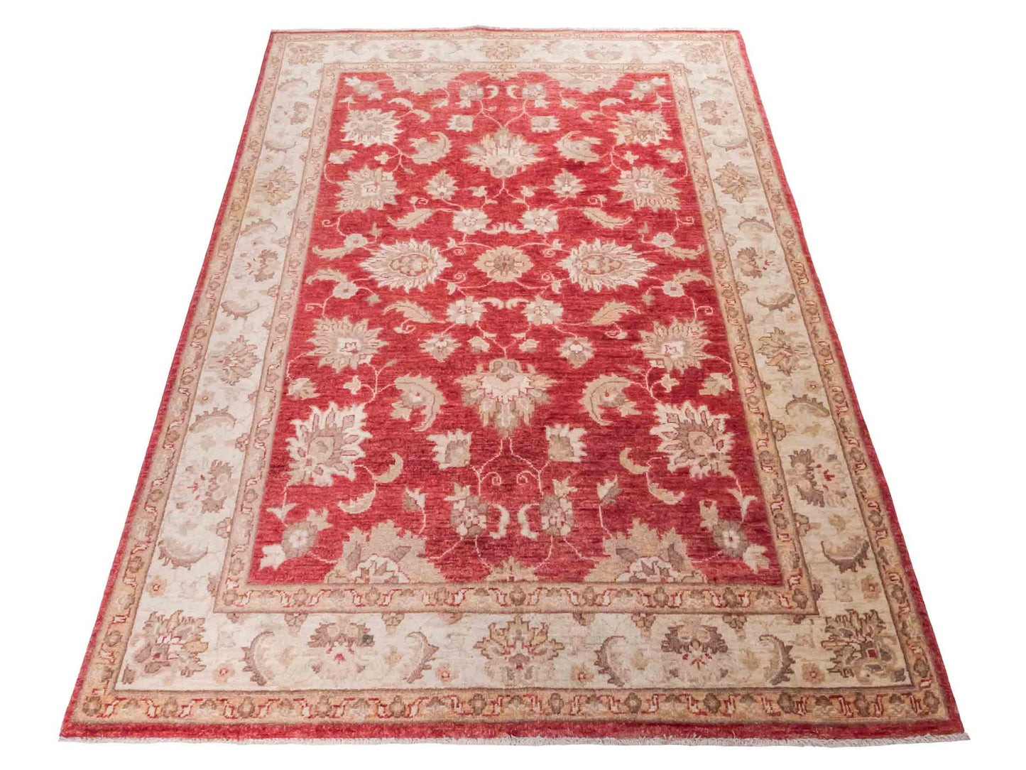Handgeknüpfter Ziegler Farahan Orientteppich von Khademi aus Wolle, rot, gold, beige. Klassisches Allover-Design. Traditionell von Hand geknüpft in Afghanistan. Größe: 208 cm x 153 cm. Teppichnummer: SB3-1116. Verkauf durch Jupiter Intl.