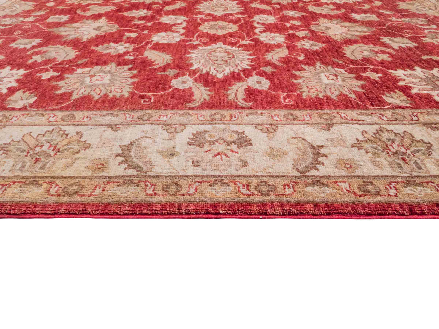Handgeknüpfter Ziegler Farahan Orientteppich von Khademi aus Wolle, rot, gold, beige. Klassisches Allover-Design. Traditionell von Hand geknüpft in Afghanistan. Größe: 208 cm x 153 cm. Teppichnummer: SB3-1116. Verkauf durch Jupiter Intl.
