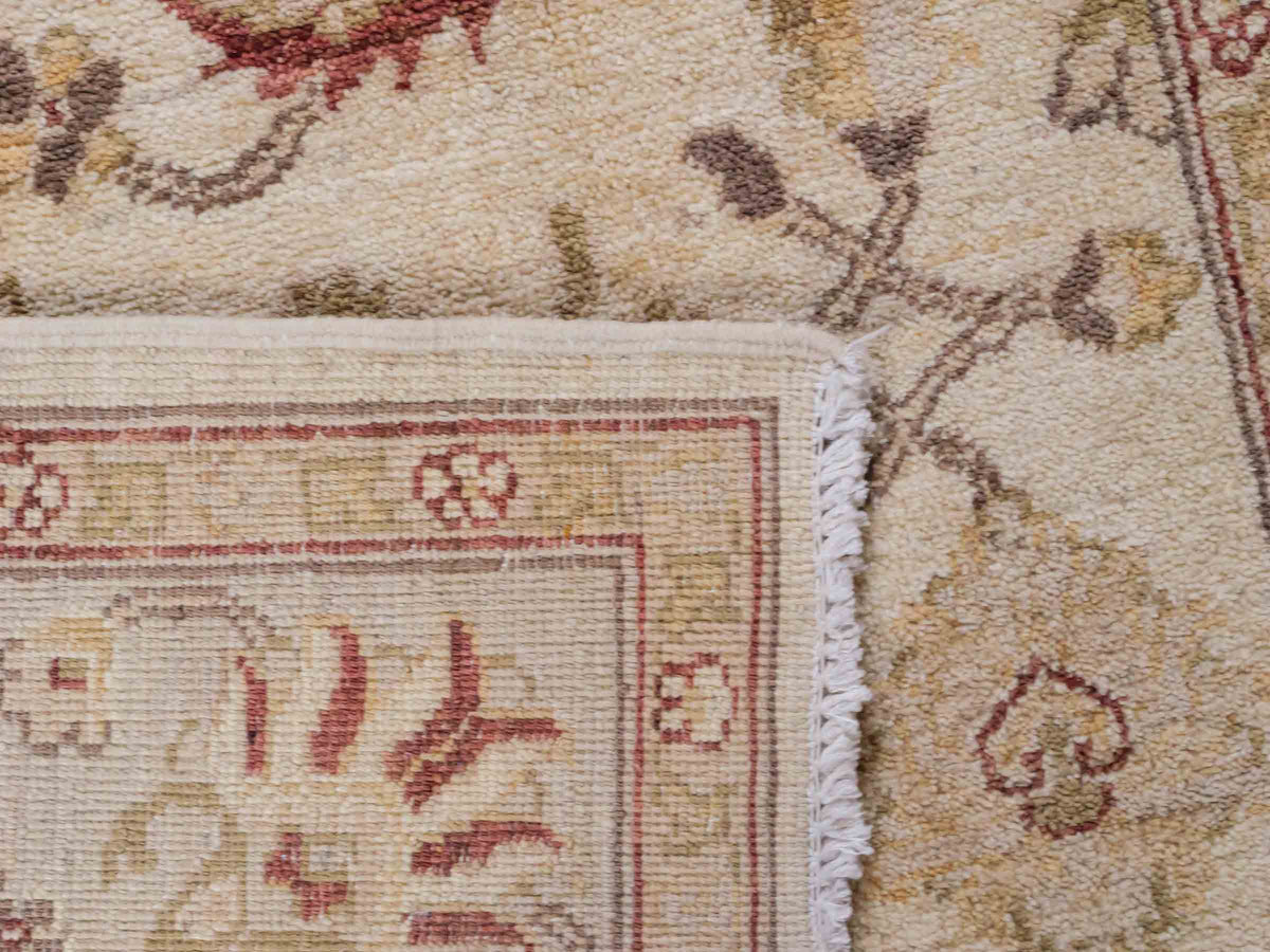 Handgeknüpfter Ziegler Farahan Orientteppich von Khademi aus Wolle, beige, gold. Klassisches Allover-Design. Traditionell von Hand geknüpft in Afghanistan. Größe: 213 cm x 150 cm. Teppichnummer: SB3-1118. Verkauf durch Jupiter Intl.