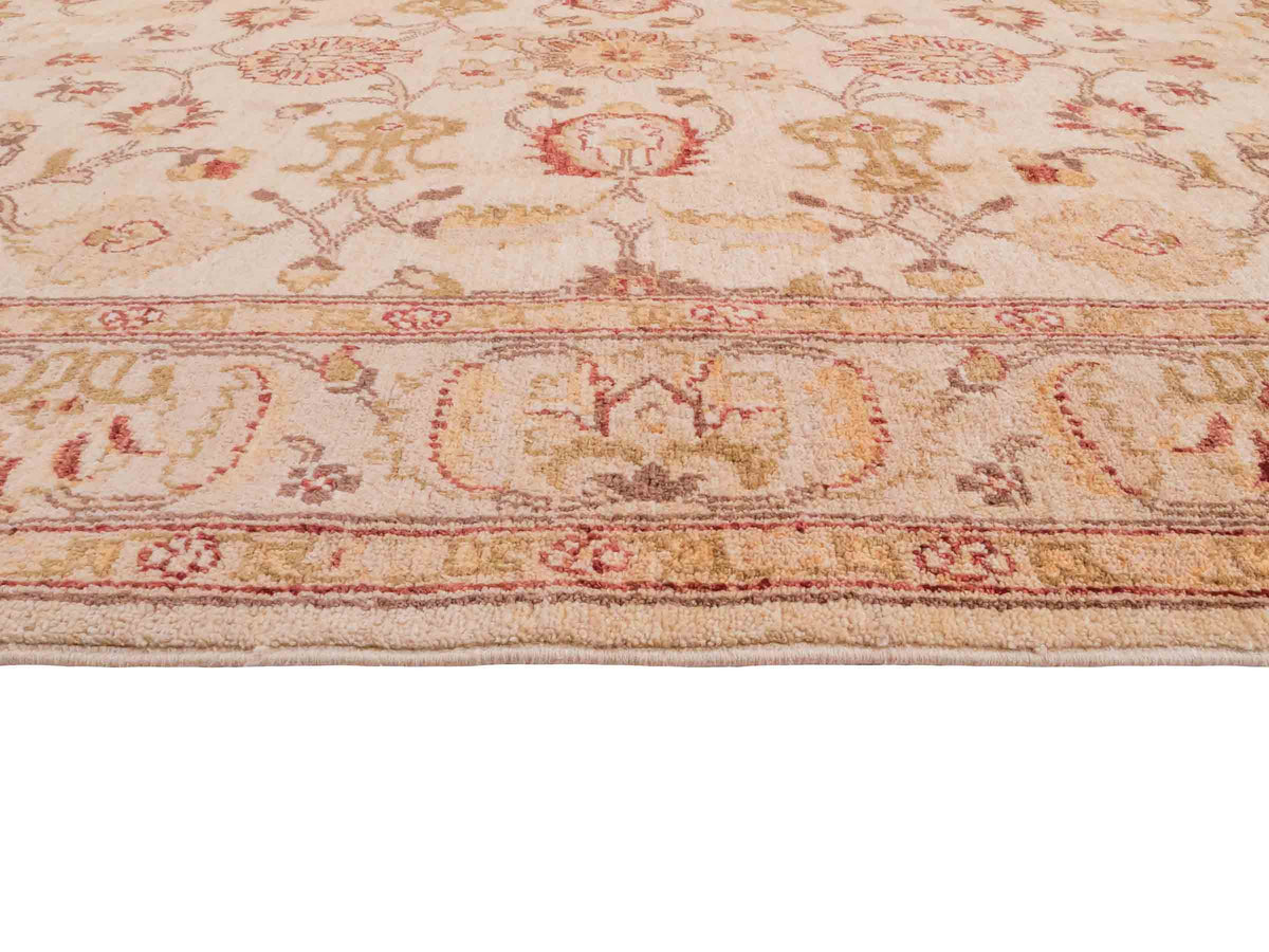 Handgeknüpfter Ziegler Farahan Orientteppich von Khademi aus Wolle, beige, gold. Klassisches Allover-Design. Traditionell von Hand geknüpft in Afghanistan. Größe: 213 cm x 150 cm. Teppichnummer: SB3-1118. Verkauf durch Jupiter Intl.