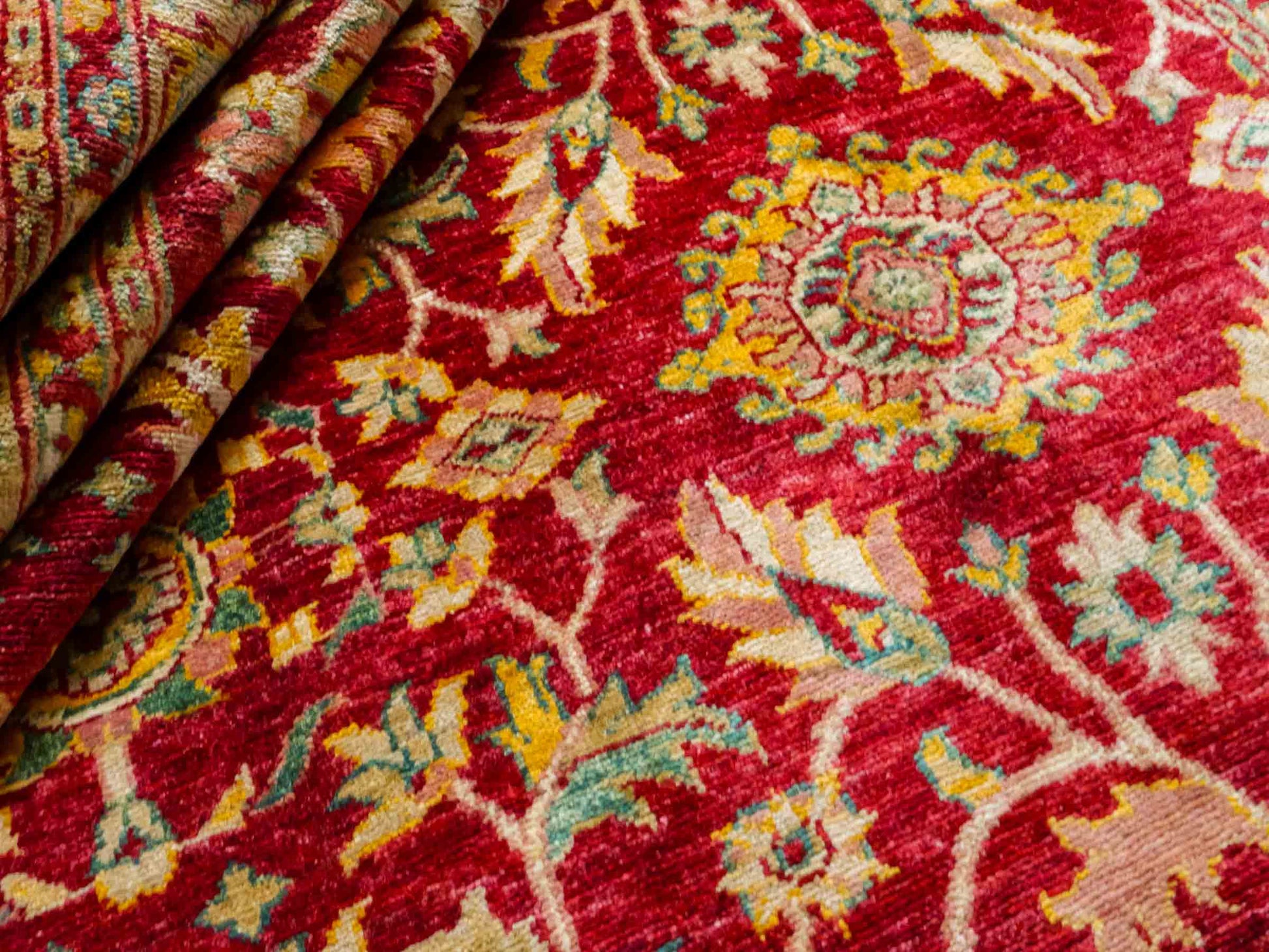 Handgeknüpfter Ziegler Farahan Orientteppich von Khademi aus Wolle, rot. Klassisches Allover-Design. Traditionell von Hand geknüpft in Afghanistan. Größe: 264 cm x 221 cm. Teppichnummer: RB3-1030. Verkauf durch Jupiter Intl.