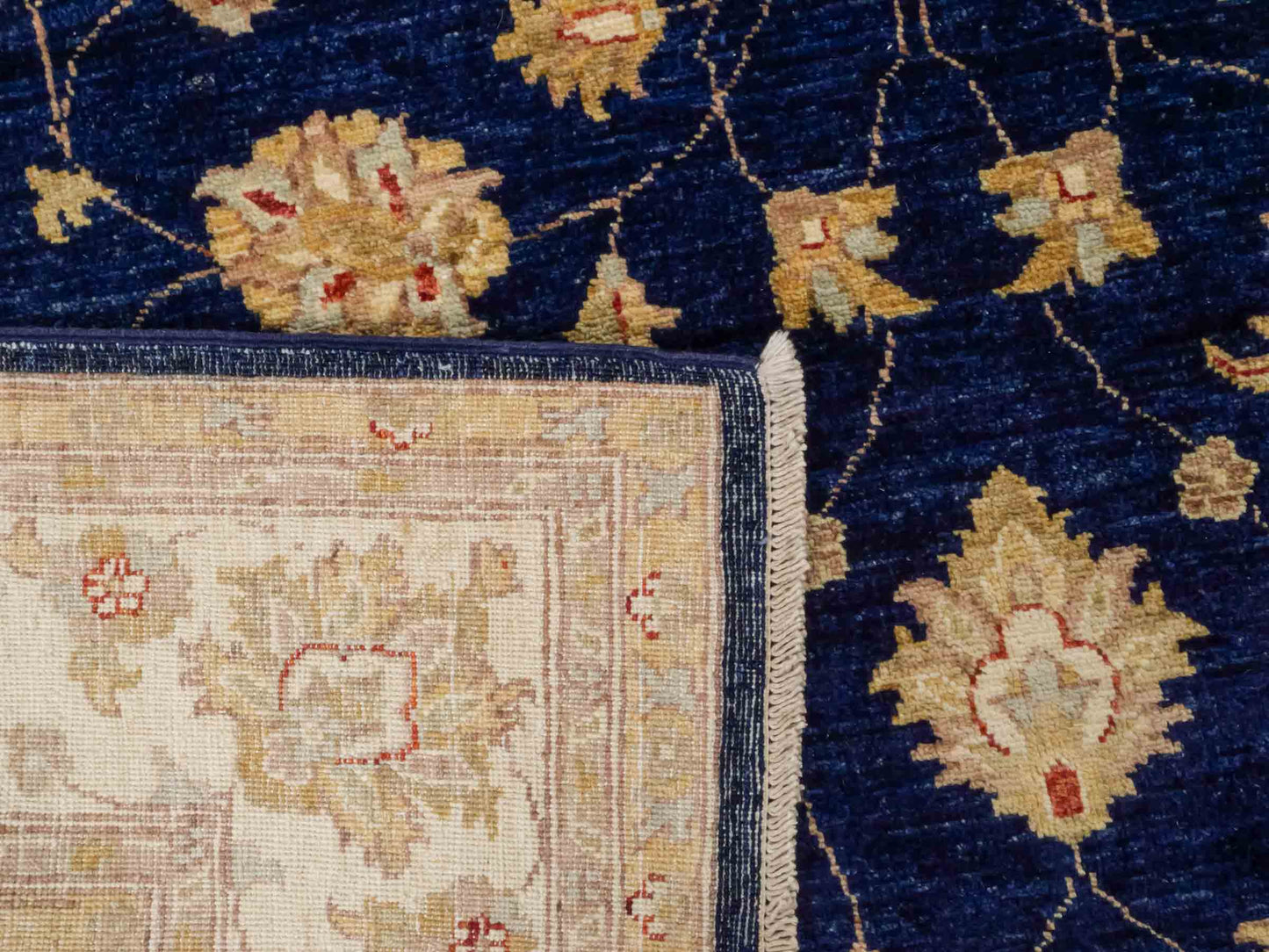 Handgeknüpfter Ziegler Farahan Orientteppich von Khademi aus Wolle, blau, navy, gold, beige. Klassisches Allover-Design. Traditionell von Hand geknüpft in Afghanistan. Größe: 304 cm x 201 cm. Teppichnummer: RB3-1021. Verkauf durch Jupiter Intl.