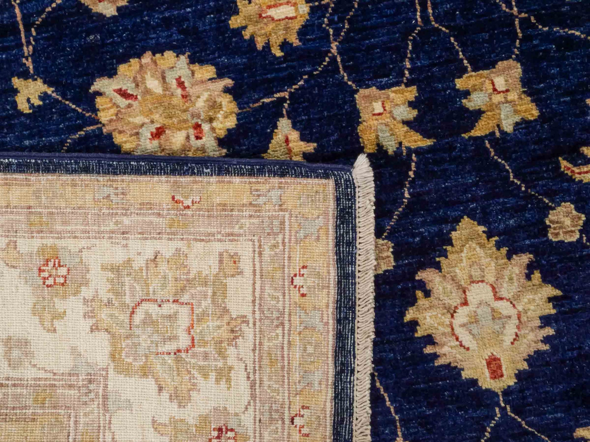 Handgeknüpfter Ziegler Farahan Orientteppich von Khademi aus Wolle, blau, navy, gold, beige. Klassisches Allover-Design. Traditionell von Hand geknüpft in Afghanistan. Größe: 304 cm x 201 cm. Teppichnummer: RB3-1021. Verkauf durch Jupiter Intl.