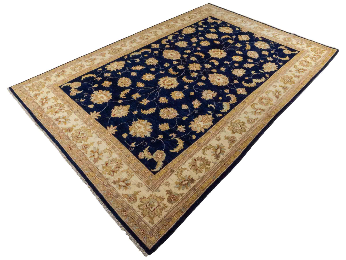 Handgeknüpfter Ziegler Farahan Orientteppich von Khademi aus Wolle, blau, navy, gold, beige. Klassisches Allover-Design. Traditionell von Hand geknüpft in Afghanistan. Größe: 304 cm x 201 cm. Teppichnummer: RB3-1021. Verkauf durch Jupiter Intl.
