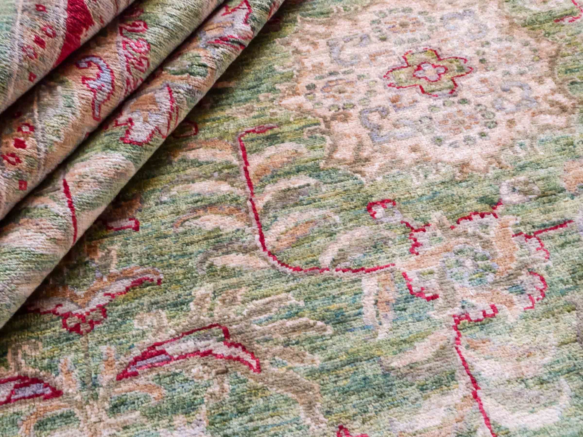 Handgeknüpfter Ziegler Farahan Orientteppich von Khademi aus Wolle, grün, rot. Klassisches Allover-Design. Traditionell von Hand geknüpft in Afghanistan. Größe: 306 cm x 242 cm. Teppichnummer: RB3-1016. Verkauf durch Jupiter Intl.