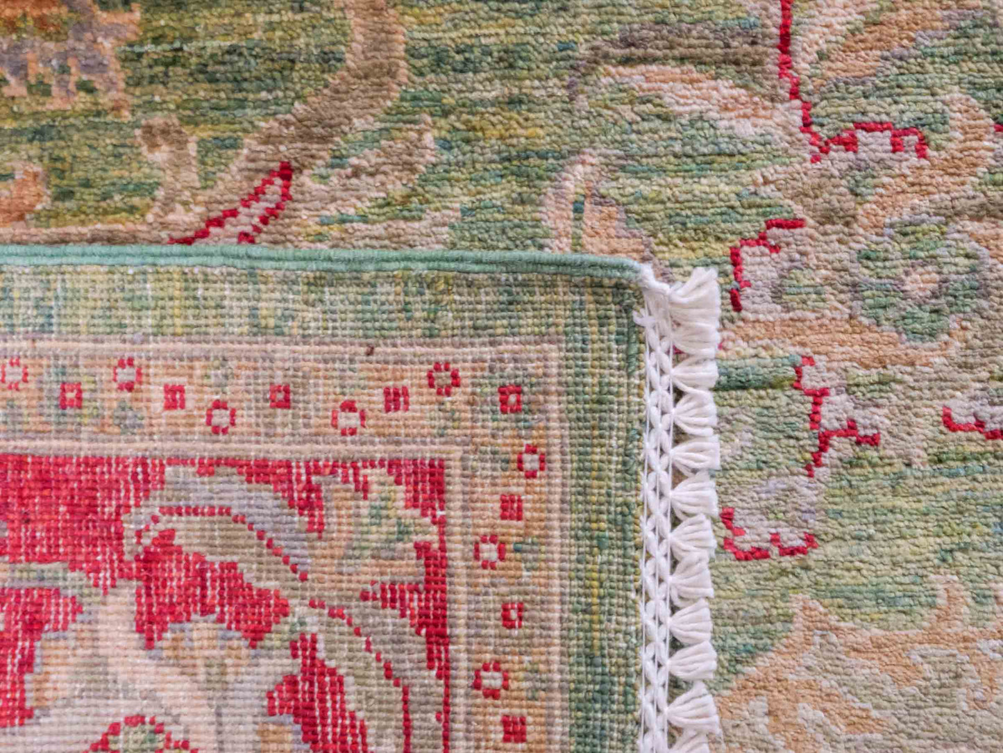 Handgeknüpfter Ziegler Farahan Orientteppich von Khademi aus Wolle, grün, rot. Klassisches Allover-Design. Traditionell von Hand geknüpft in Afghanistan. Größe: 306 cm x 242 cm. Teppichnummer: RB3-1016. Verkauf durch Jupiter Intl.