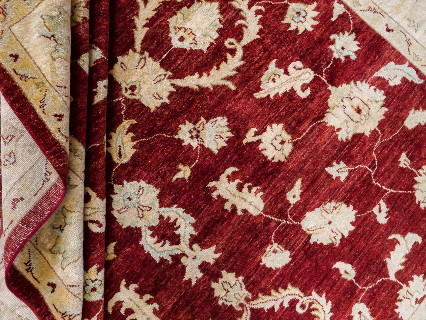 Handgeknüpfter Ziegler Farahan Orientteppich von Khademi aus Wolle, rot, weinrot, gold, beige. Klassisches Allover-Design. Traditionell von Hand geknüpft in Afghanistan. Größe: 309 cm x 248 cm. Teppichnummer: RB3-1022. Verkauf durch Jupiter Intl.
