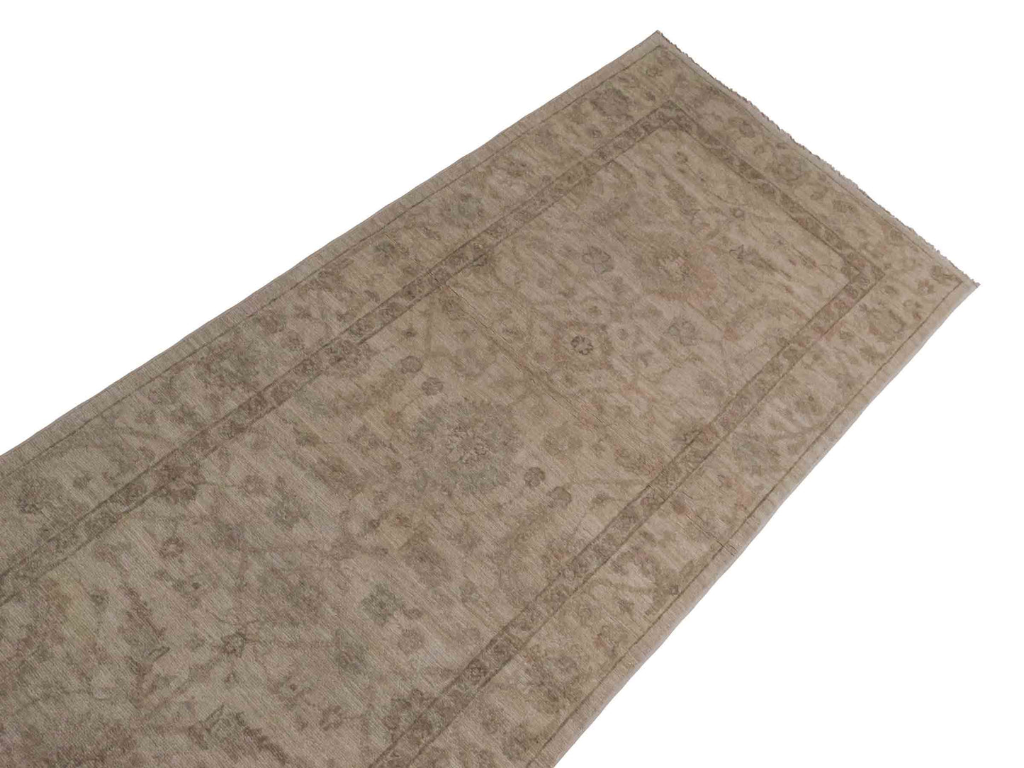 Handgeknüpfter Ziegler Farahan Läufer-Orientteppich von Khademi aus Wolle, beige. Klassisches Allover-Design. Von Hand geknüpft in Afghanistan. Größe: 321 cm x 75 cm. Teppichnummer: RB3-1000. Verkauf durch Jupiter Intl.