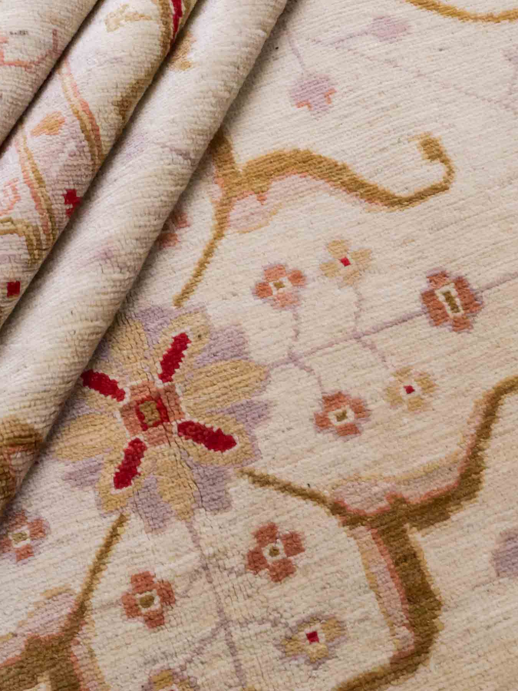 Handgeknüpfter Ziegler Farahan Orientteppich von Khademi aus Wolle, beige, gold, creme. Klassisches Allover-Design. Traditionell von Hand geknüpft in Afghanistan. Größe: 356 cm x 271 cm. Teppichnummer: RB3-1018. Verkauf durch Jupiter Intl.