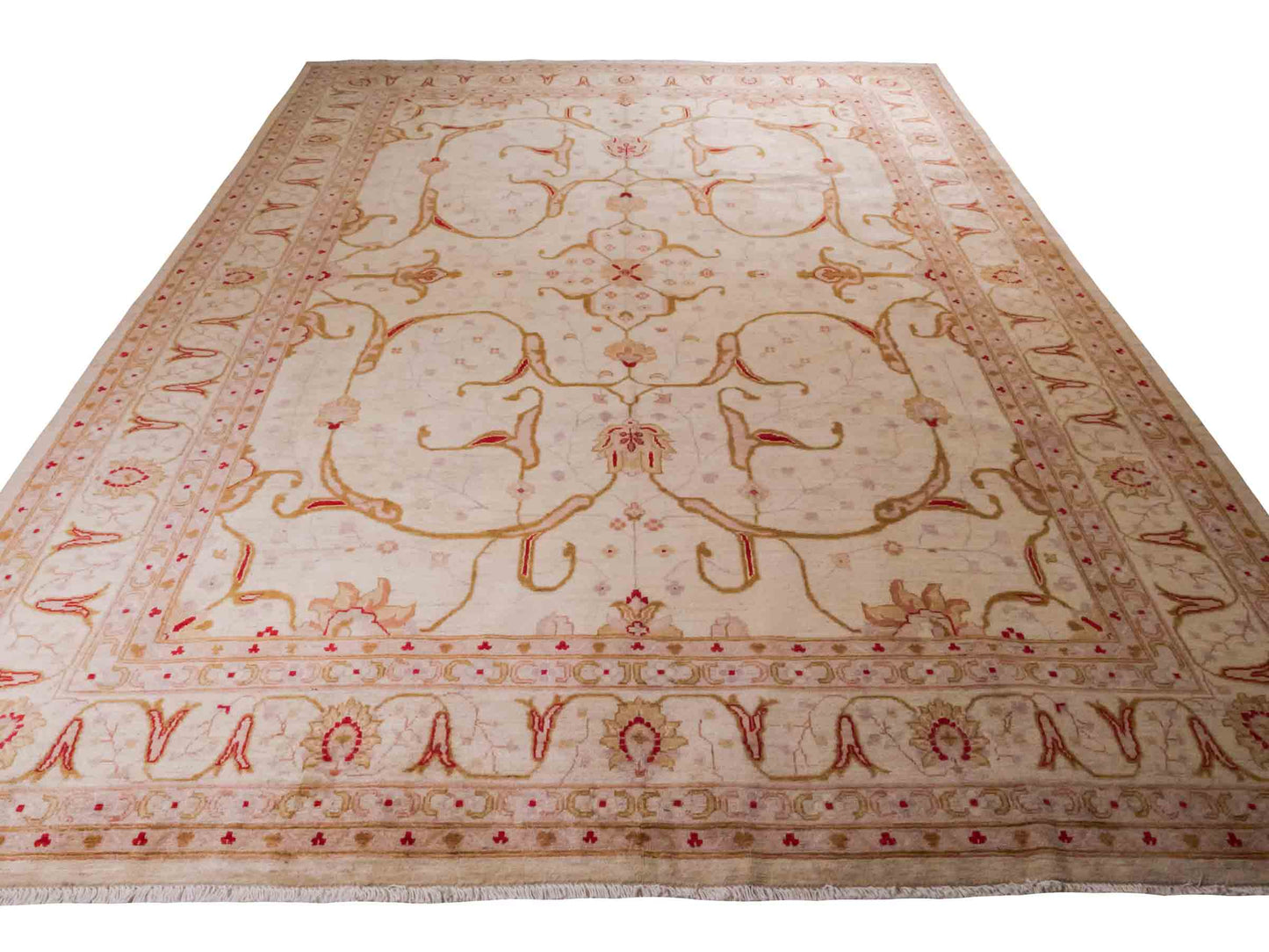 Handgeknüpfter Ziegler Farahan Orientteppich von Khademi aus Wolle, beige, gold, creme. Klassisches Allover-Design. Traditionell von Hand geknüpft in Afghanistan. Größe: 356 cm x 271 cm. Teppichnummer: RB3-1018. Verkauf durch Jupiter Intl.