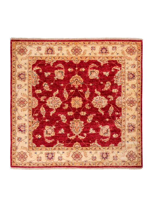 Quadratischer, handgeknüpfter Ziegler Farahan Orientteppich von Khademi aus Wolle, rot, beige. Klassisch-traditionell von Hand geknüpft in Afghanistan. Größe: 160 cm x 155 cm. Teppichnummer: SB3-1136 | Jupiter Intl.