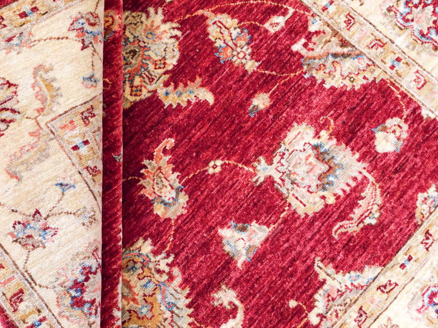 Quadratischer, handgeknüpfter Ziegler Farahan Orientteppich von Khademi aus Wolle, rot, beige. Klassisch-traditionell von Hand geknüpft in Afghanistan. Größe: 160 cm x 155 cm. Teppichnummer: SB3-1136 | Jupiter Intl.