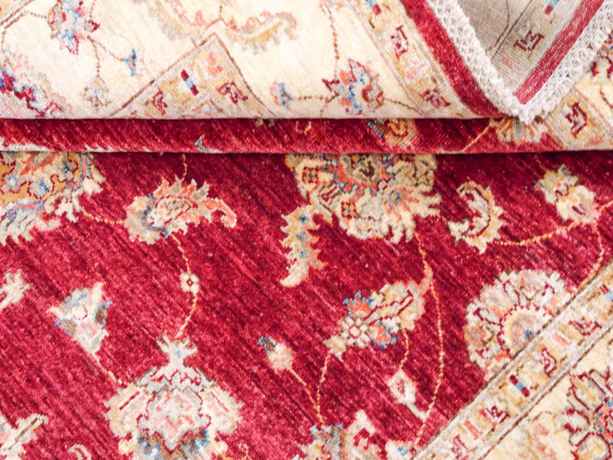 Quadratischer, handgeknüpfter Ziegler Farahan Orientteppich von Khademi aus Wolle, rot, beige. Klassisch-traditionell von Hand geknüpft in Afghanistan. Größe: 160 cm x 155 cm. Teppichnummer: SB3-1136 | Jupiter Intl.