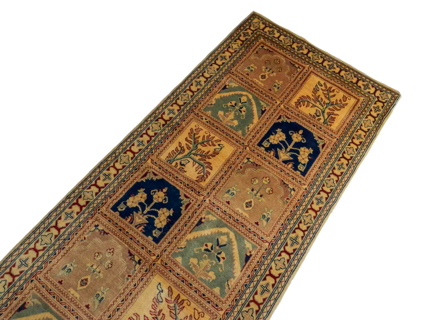 Handgeknüpfter Ziegler Hereke Läufer-Orientteppich von Khademi aus Wolle, golden. Klassisches Feldmuster. Von Hand geknüpft in Afghanistan. Größe: 315 cm x 81 cm. Teppichnummer: RB3-1005. Verkauf durch Jupiter Intl.