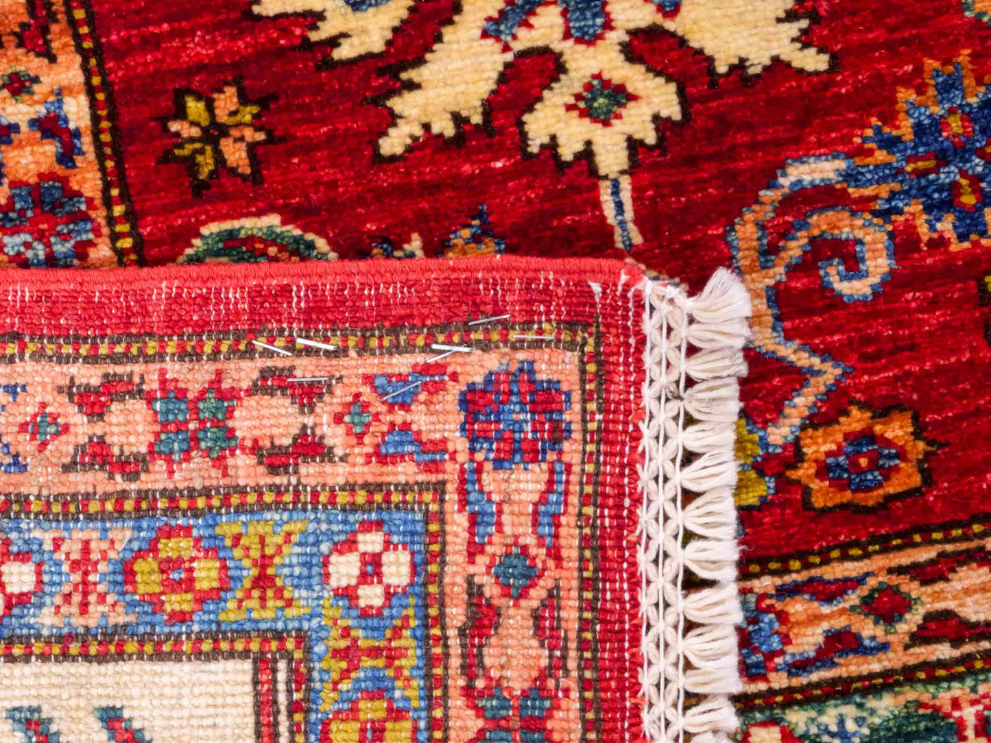 Handgeknüpfter Ziegler Kazak Orientteppich von Khademi aus Wolle, rot. Klassisches Design. Von Hand geknüpft in Afghanistan. Größe: 193 cm x 146 cm. Teppichnummer: RB3-1062. Verkauf durch Jupiter Intl.