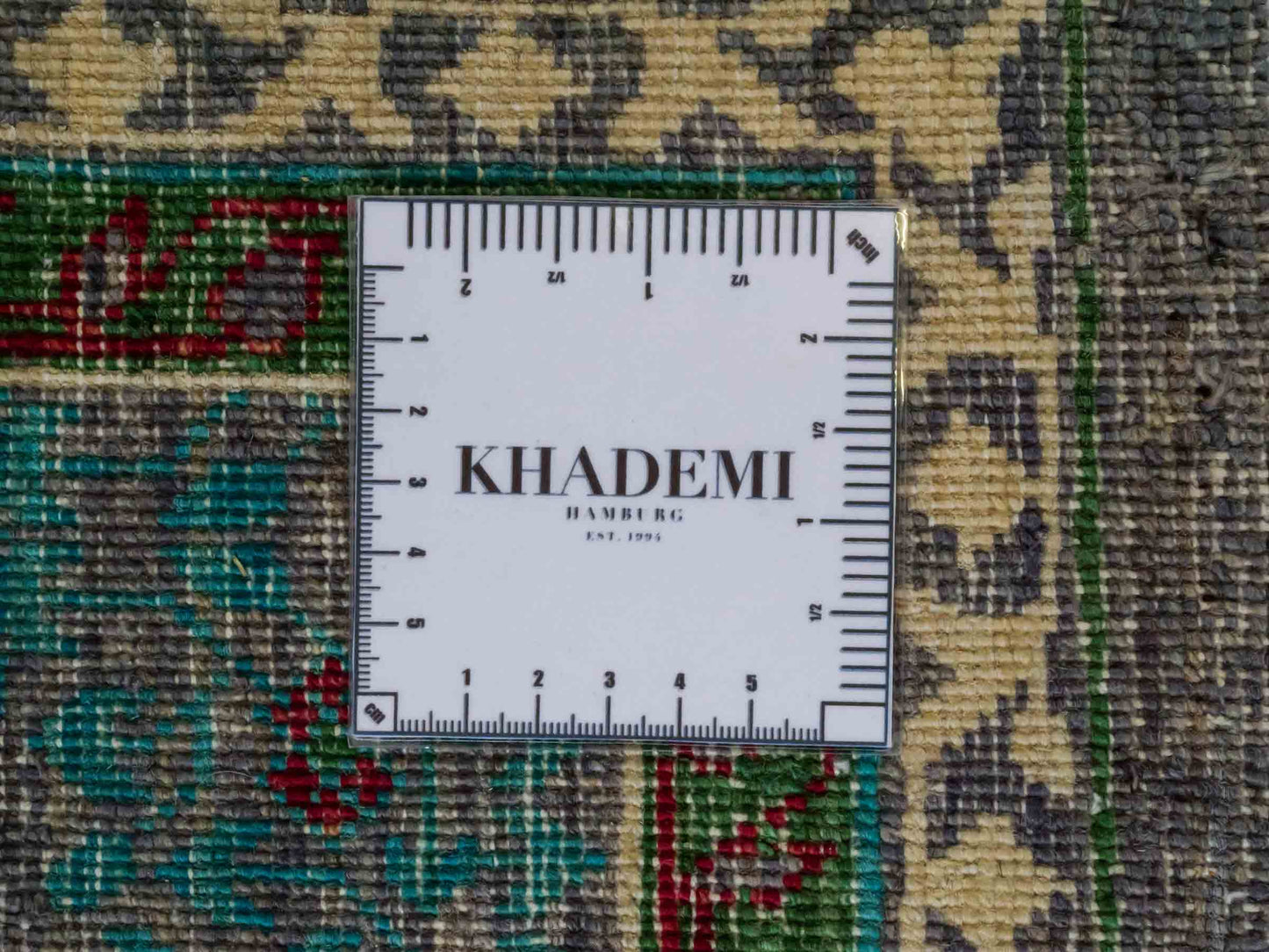 Handgeknüpfter Ziegler Mamluk Orientteppich von Khademi aus Wolle, blau, türkis. Klassisches, geometrisches Medaillon-Design. Von Hand geknüpft in Afghanistan. Größe: 204 cm x 155 cm. Teppichnummer: RB3-1057. Verkauf durch Jupiter Intl.