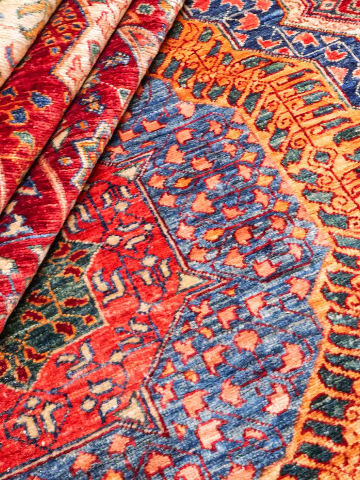 Handgeknüpfter Ziegler Mamluk Orientteppich von Khademi aus Wolle, rot. Klassisches, geometrisches Medaillon-Design. Traditionell von Hand geknüpft in Afghanistan. Größe: 373 cm x 277 cm. Teppichnummer: RB3-1017. Verkauf durch Jupiter Intl.