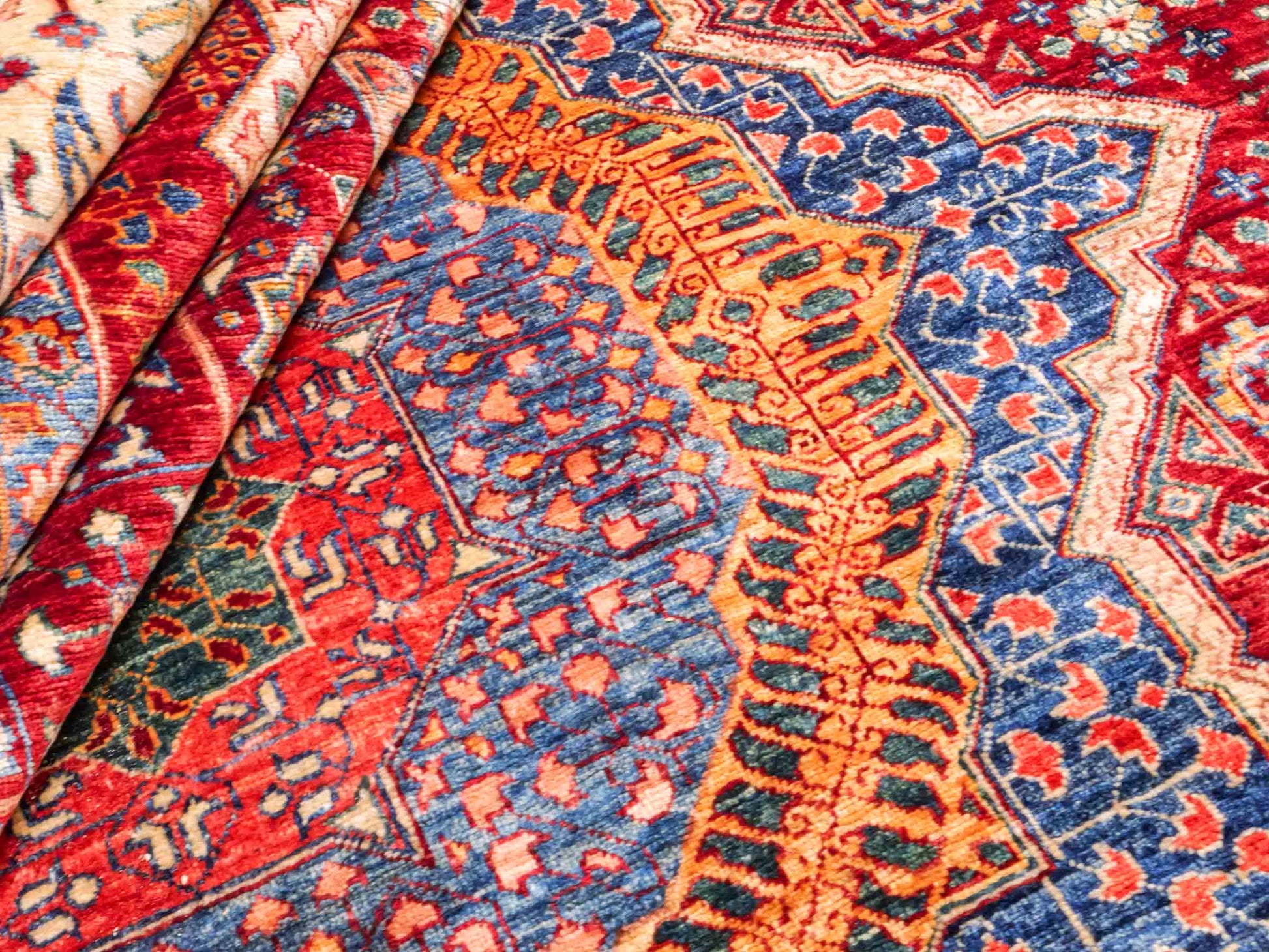 Handgeknüpfter Ziegler Mamluk Orientteppich von Khademi aus Wolle, rot. Klassisches, geometrisches Medaillon-Design. Traditionell von Hand geknüpft in Afghanistan. Größe: 373 cm x 277 cm. Teppichnummer: RB3-1017. Verkauf durch Jupiter Intl.